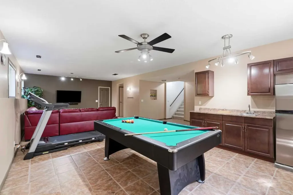 219 Lampard Crescent Red Deer AB T4R 2W5