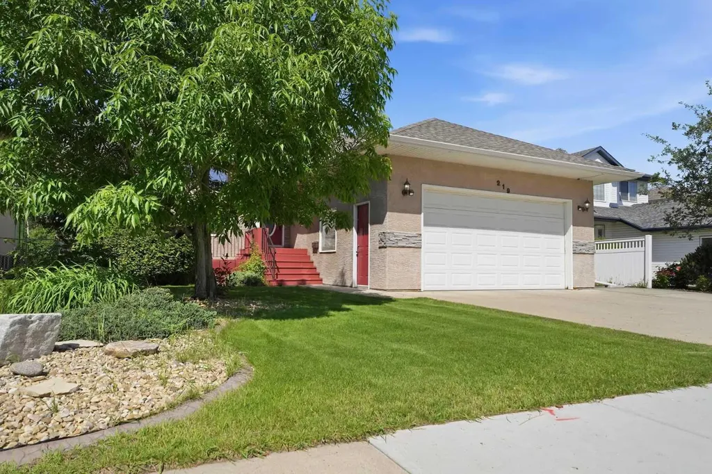 219 Lampard Crescent Red Deer AB T4R 2W5