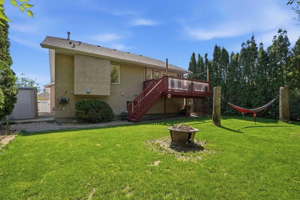 219 Lampard Crescent Red Deer AB T4R 2W5