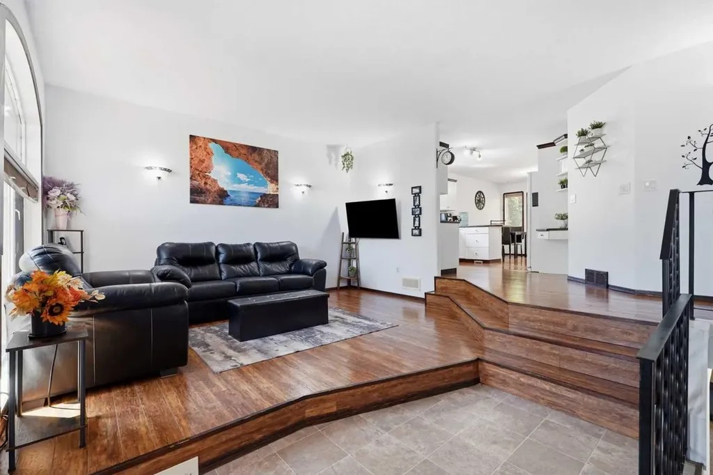 219 Lampard Crescent Red Deer AB T4R 2W5