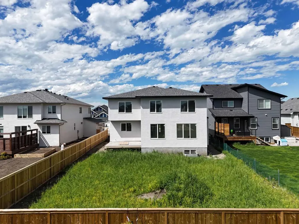 68 North Bridges Court Langdon AB T0J 1X3