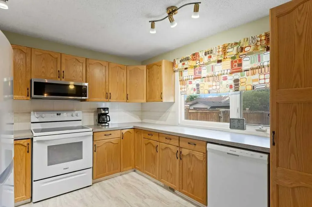 88 Faldale Close NE Calgary AB T3J 1V9