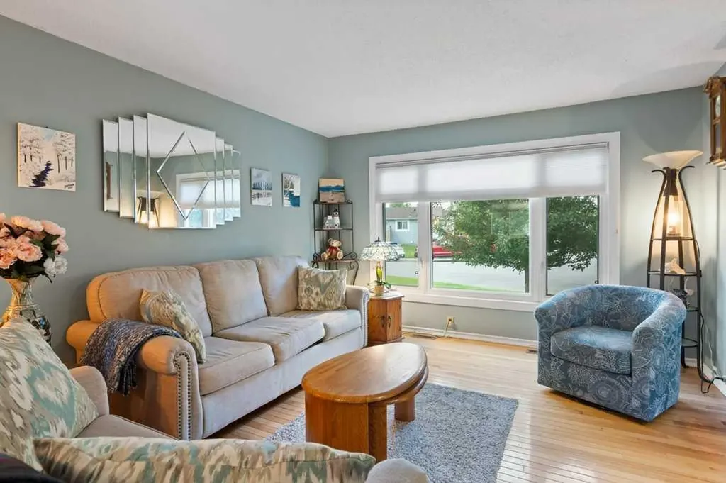 88 Faldale Close NE Calgary AB T3J 1V9