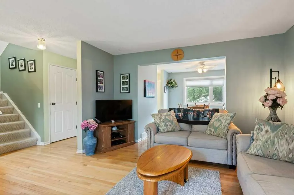 88 Faldale Close NE Calgary AB T3J 1V9