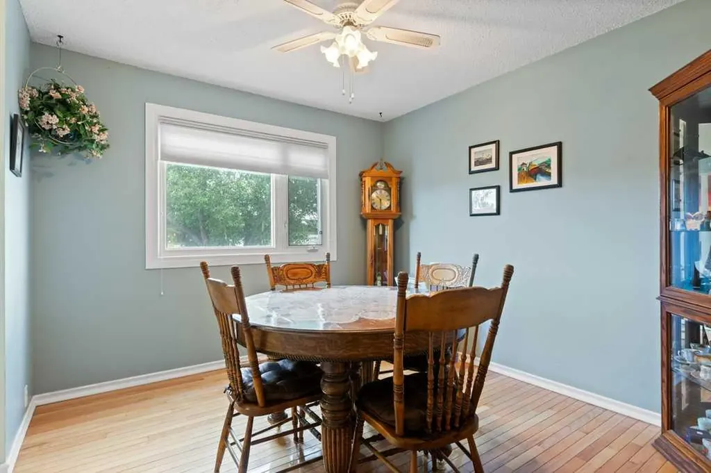 88 Faldale Close NE Calgary AB T3J 1V9
