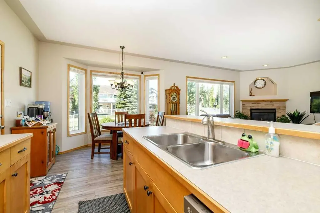 59 Langford Crescent Red Deer AB T4R 3E5