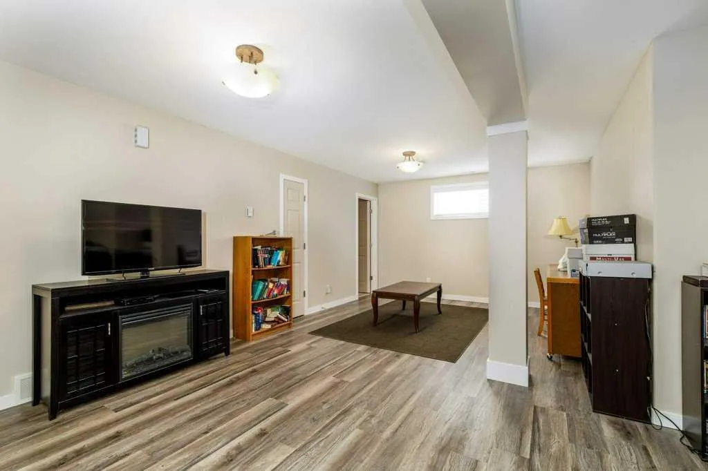 59 Langford Crescent Red Deer AB T4R 3E5