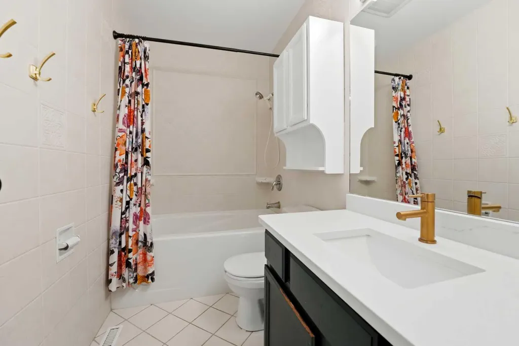 28 Macfarlane Avenue Red Deer AB T4N 5T1
