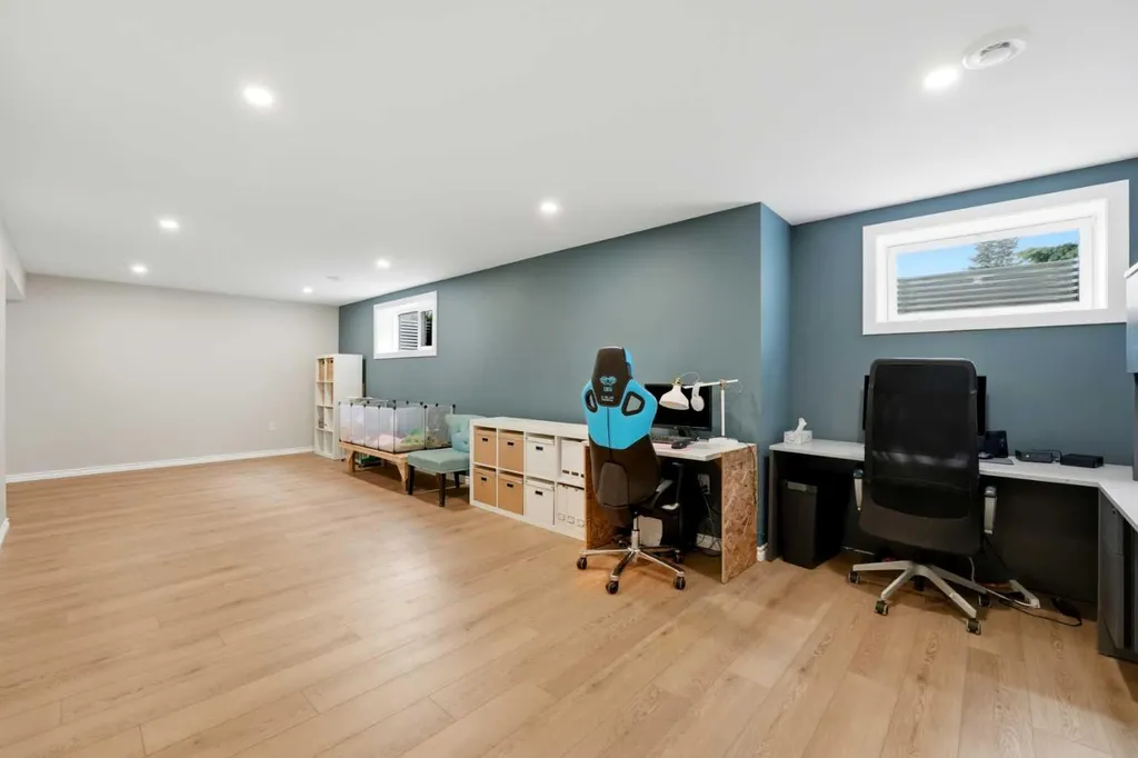 28 Macfarlane Avenue Red Deer AB T4N 5T1