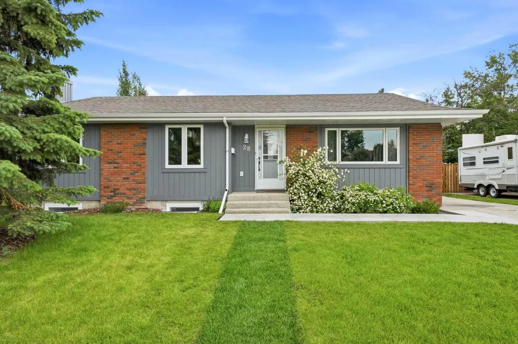 28 Macfarlane Avenue Red Deer AB T4N 5T1
