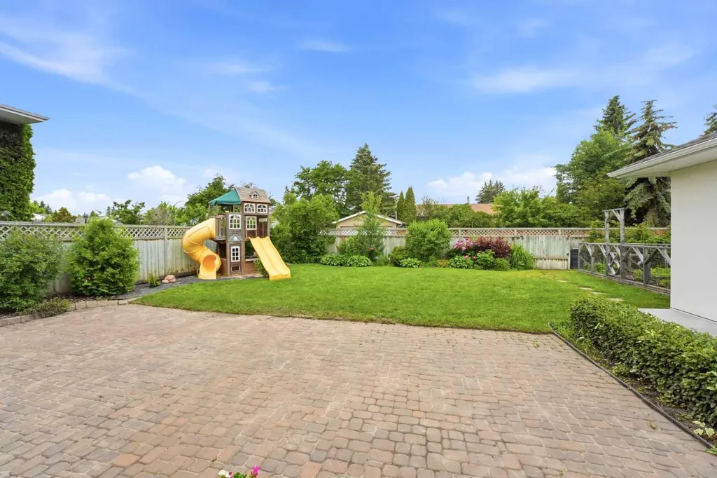 28 Macfarlane Avenue Red Deer AB T4N 5T1