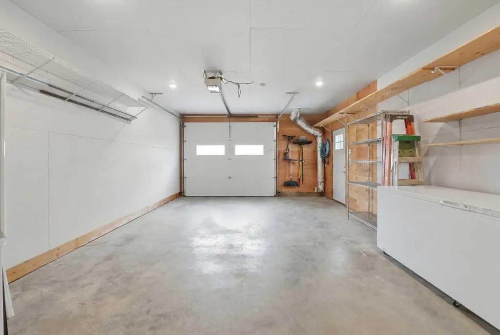 28 Macfarlane Avenue Red Deer AB T4N 5T1
