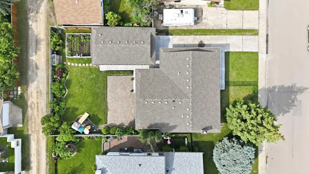 28 Macfarlane Avenue Red Deer AB T4N 5T1