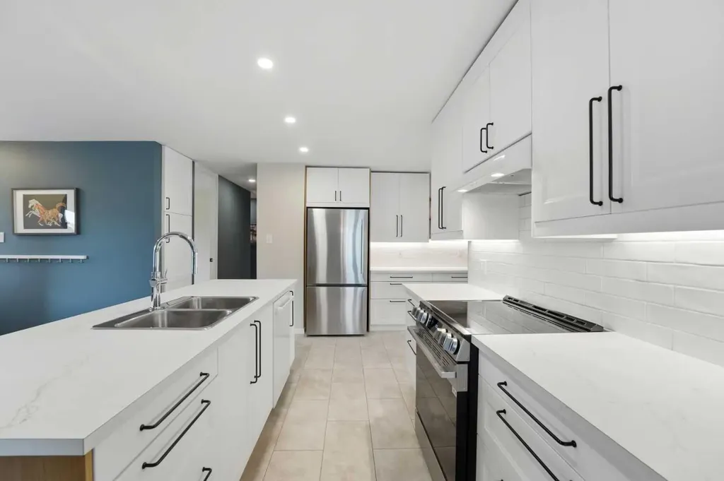 28 Macfarlane Avenue Red Deer AB T4N 5T1