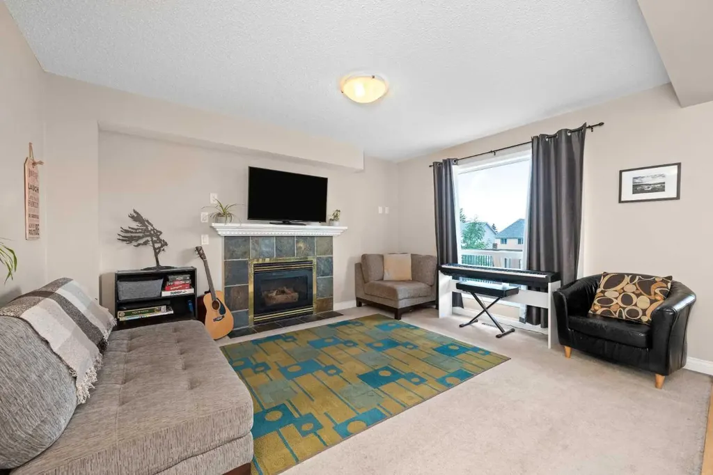 40 Hidden Point NW Calgary AB T3A5P5