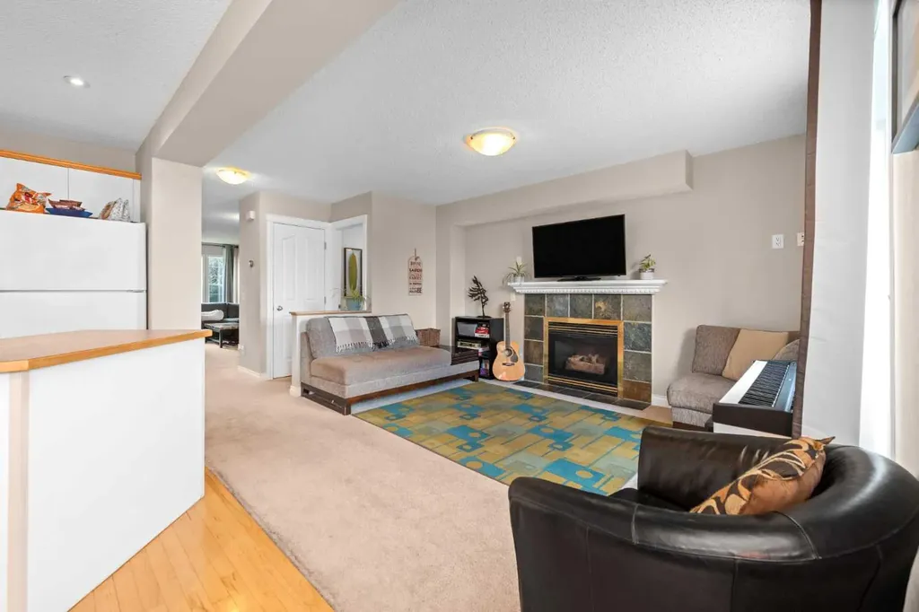 40 Hidden Point NW Calgary AB T3A5P5