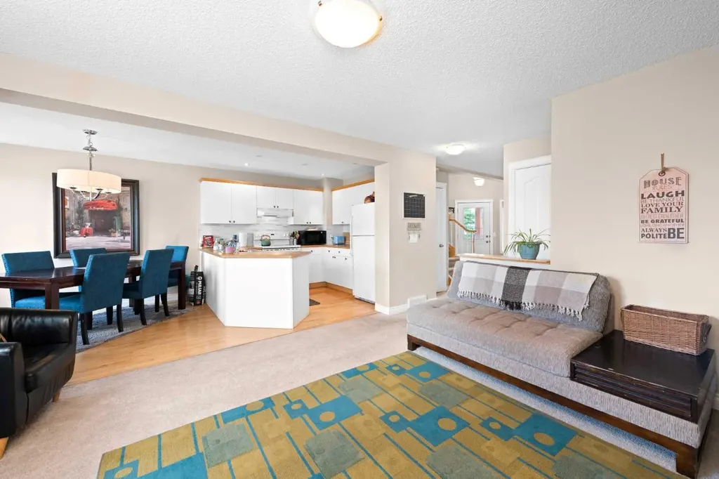 40 Hidden Point NW Calgary AB T3A5P5