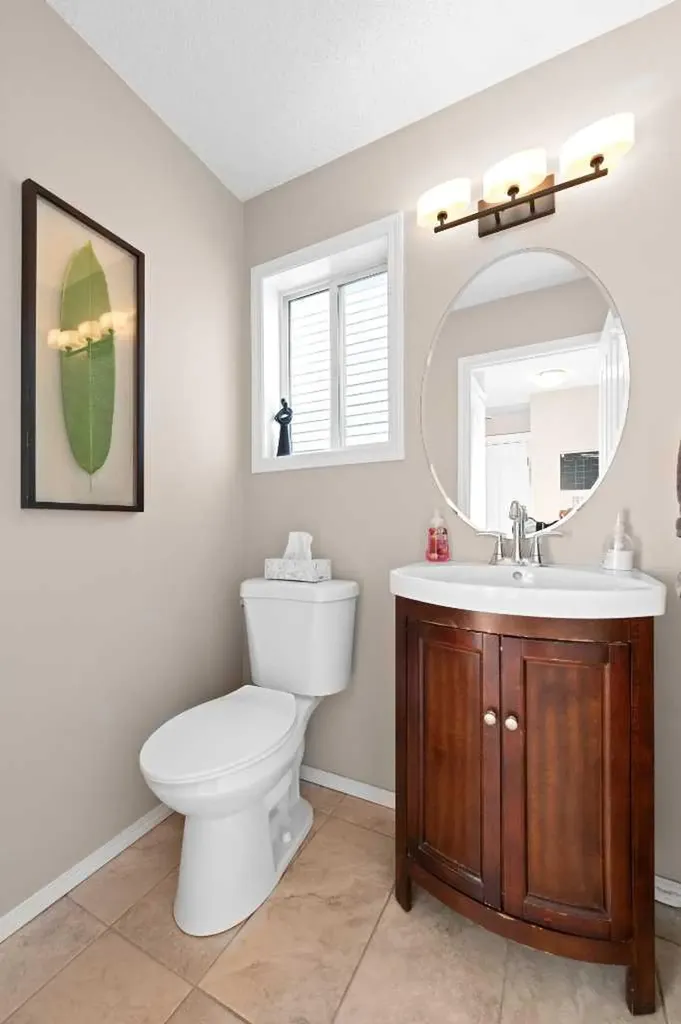 40 Hidden Point NW Calgary AB T3A5P5