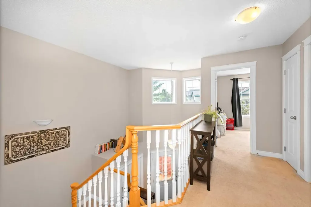 40 Hidden Point NW Calgary AB T3A5P5