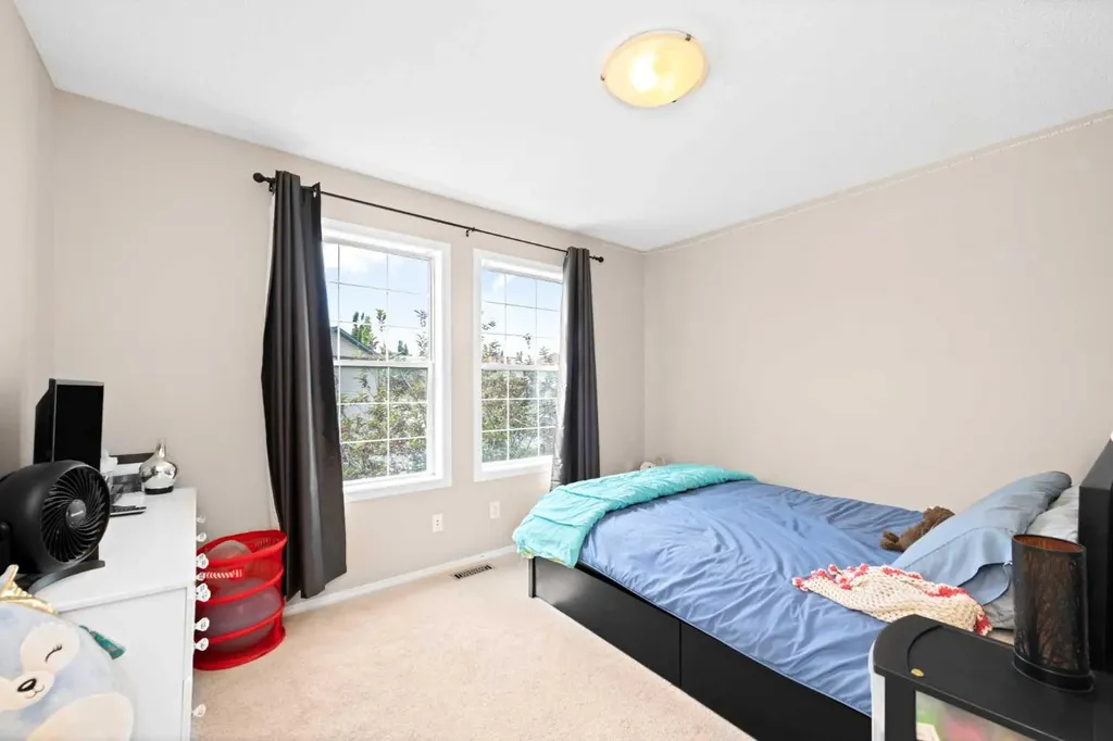 40 Hidden Point NW Calgary AB T3A5P5
