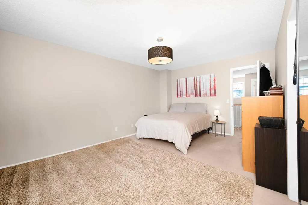 40 Hidden Point NW Calgary AB T3A5P5