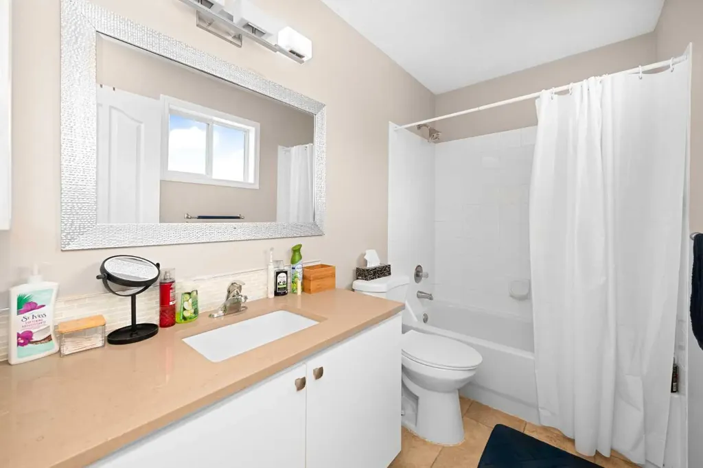 40 Hidden Point NW Calgary AB T3A5P5