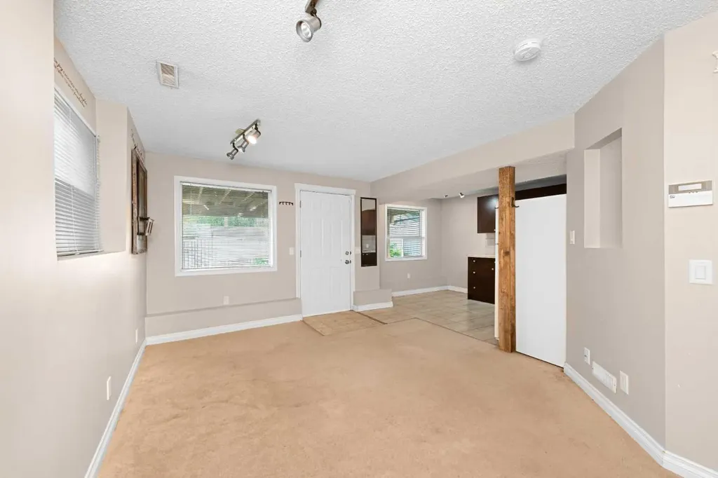 40 Hidden Point NW Calgary AB T3A5P5