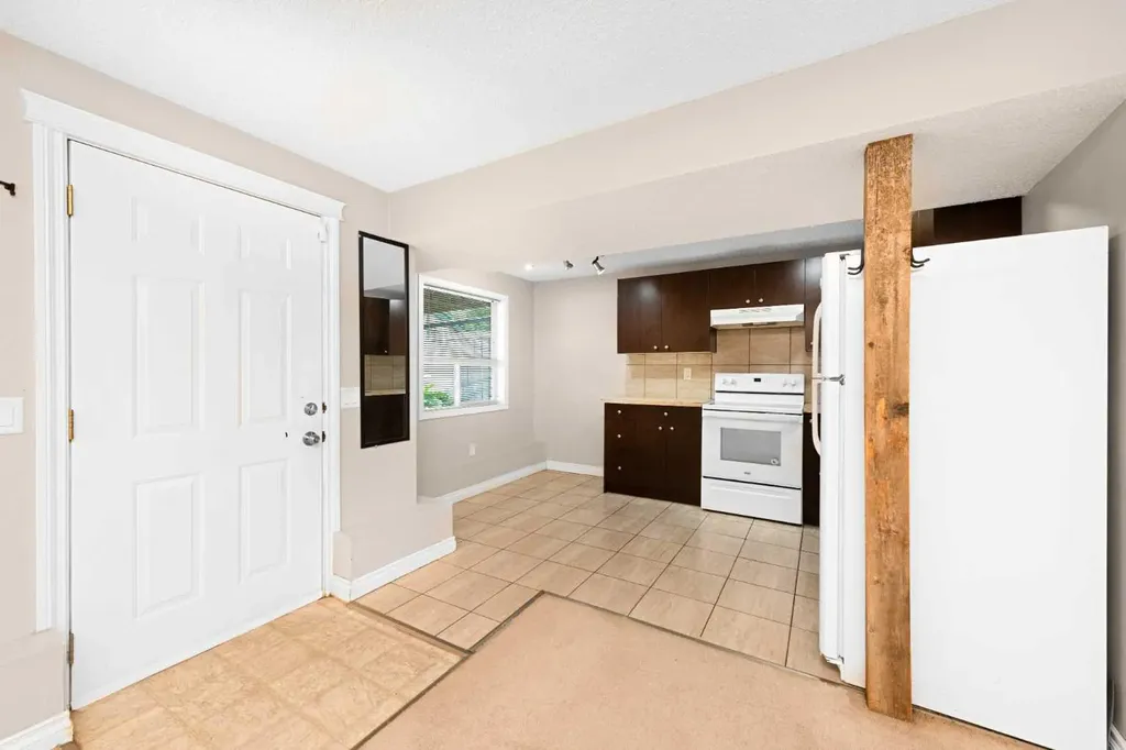 40 Hidden Point NW Calgary AB T3A5P5