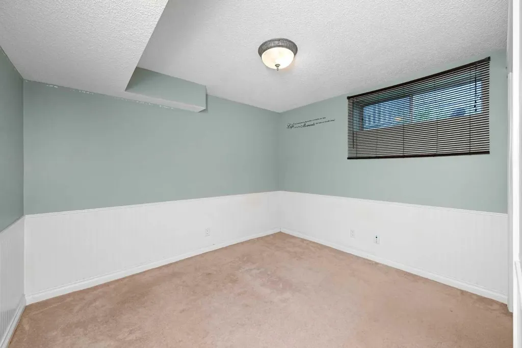 40 Hidden Point NW Calgary AB T3A5P5