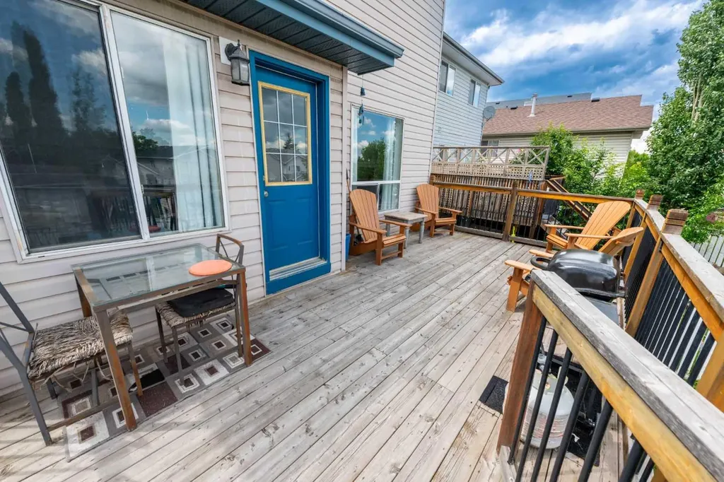 40 Hidden Point NW Calgary AB T3A5P5