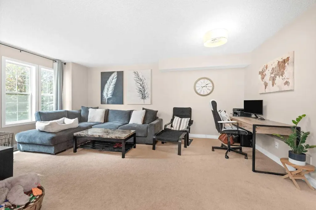 40 Hidden Point NW Calgary AB T3A5P5