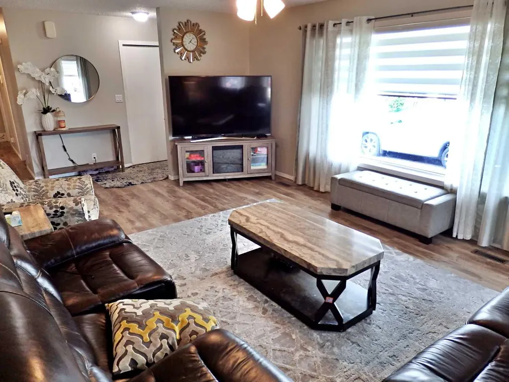 6402 53 Avenue Vermilion AB T9X 1X4