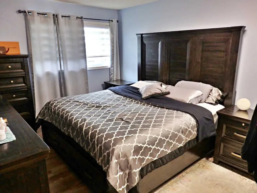 6402 53 Avenue Vermilion AB T9X 1X4