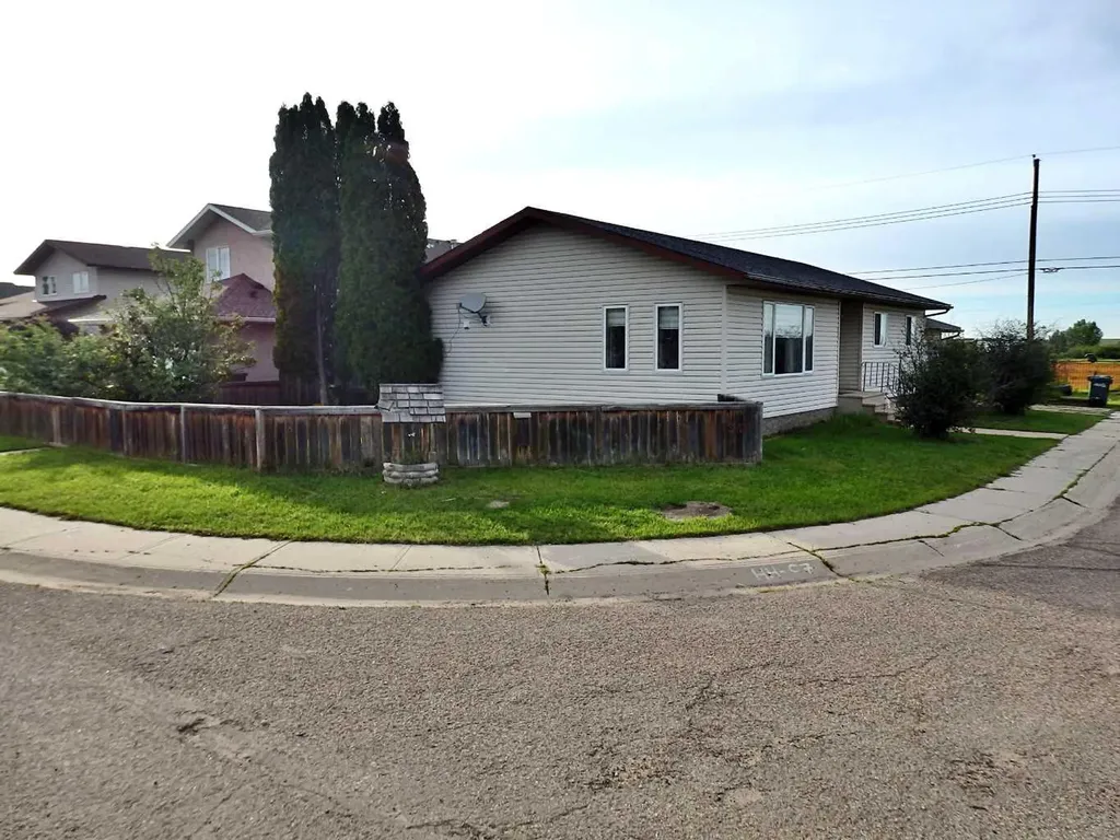 6402 53 Avenue Vermilion AB T9X 1X4