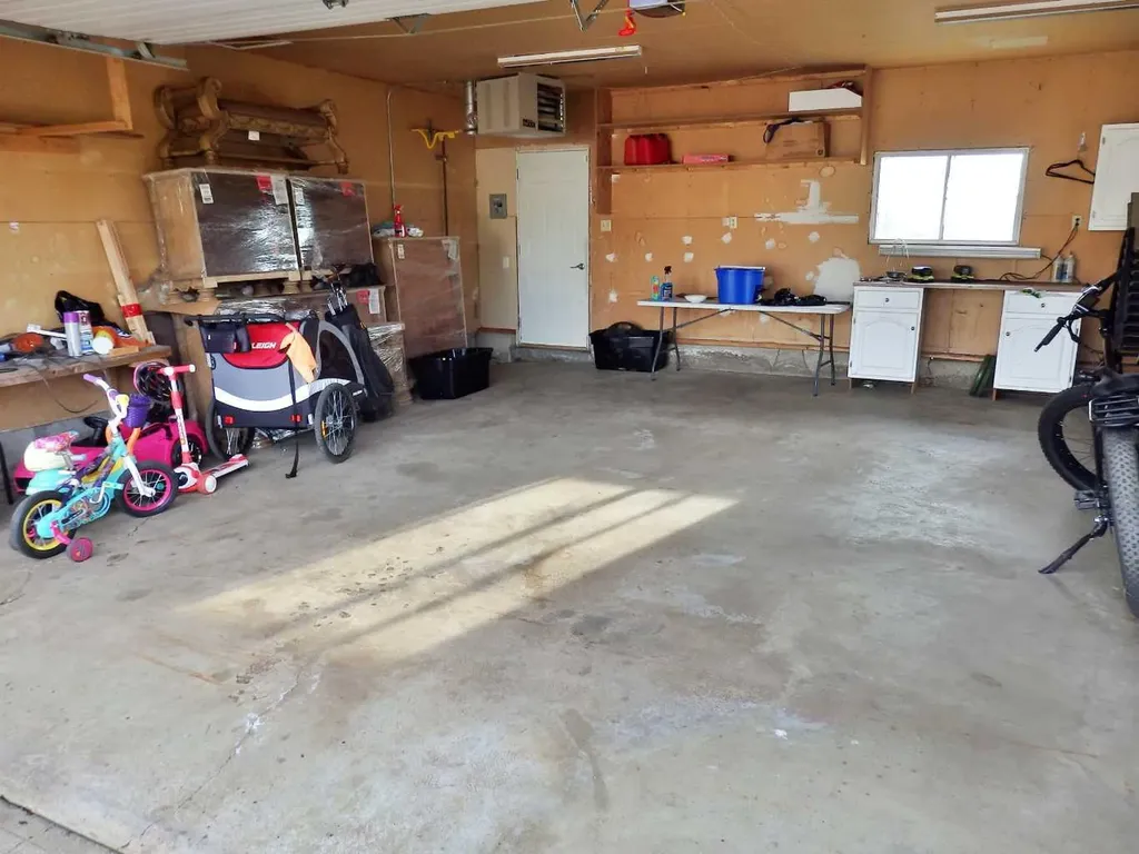 6402 53 Avenue Vermilion AB T9X 1X4