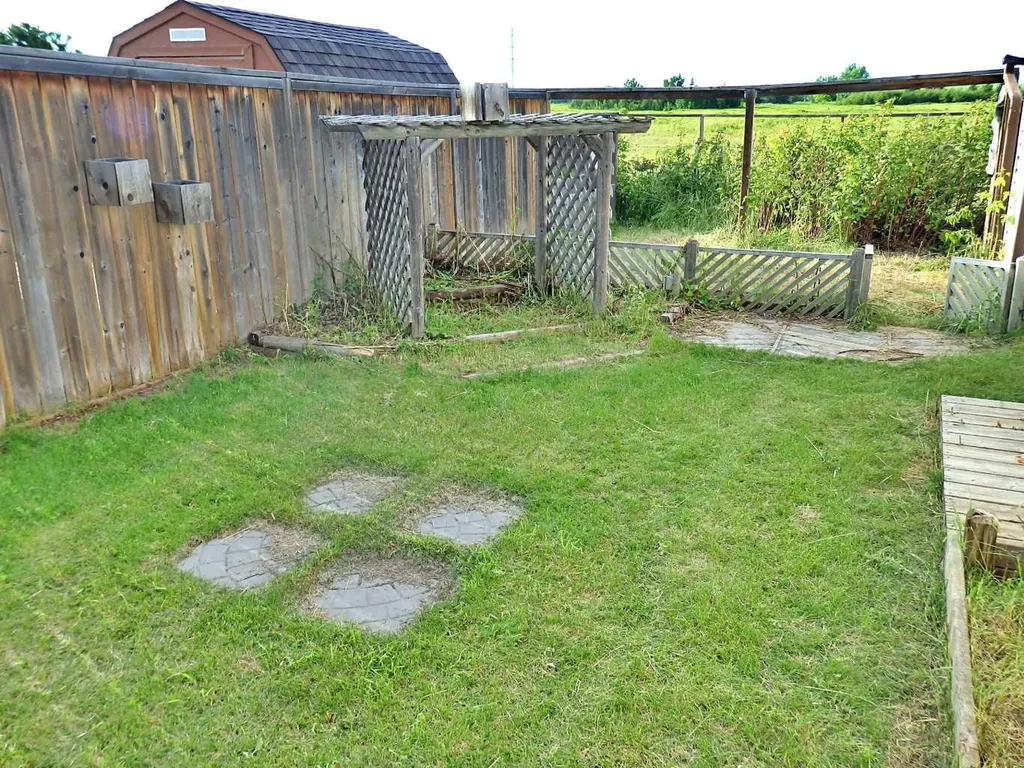 6402 53 Avenue Vermilion AB T9X 1X4