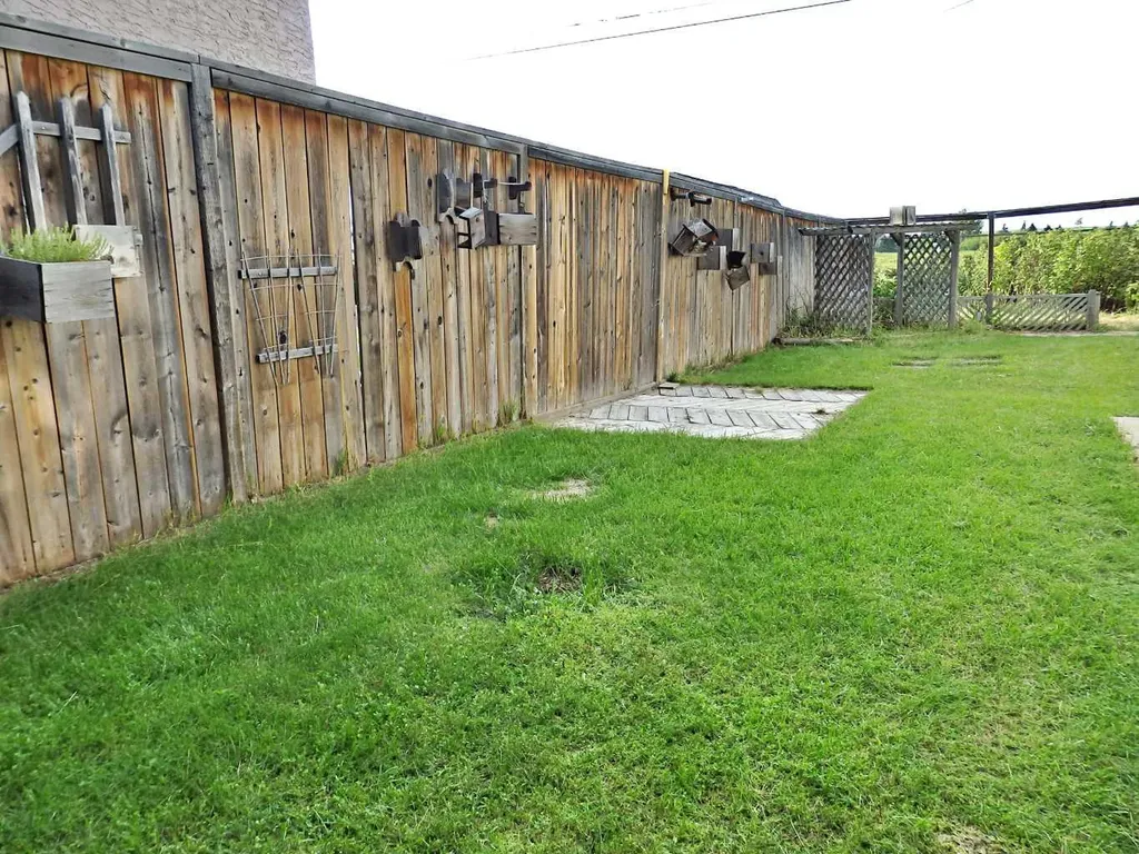 6402 53 Avenue Vermilion AB T9X 1X4