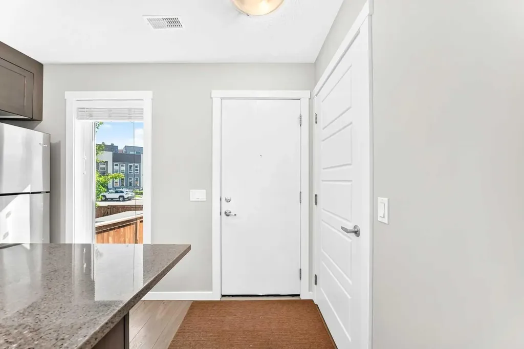 19458 37 Street SE Calgary AB T3M 2W9