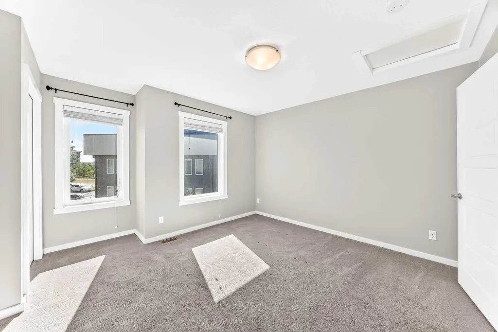 19458 37 Street SE Calgary AB T3M 2W9