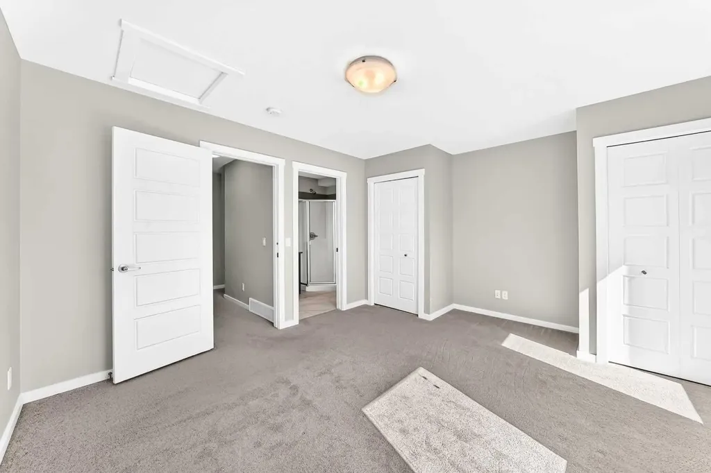 19458 37 Street SE Calgary AB T3M 2W9