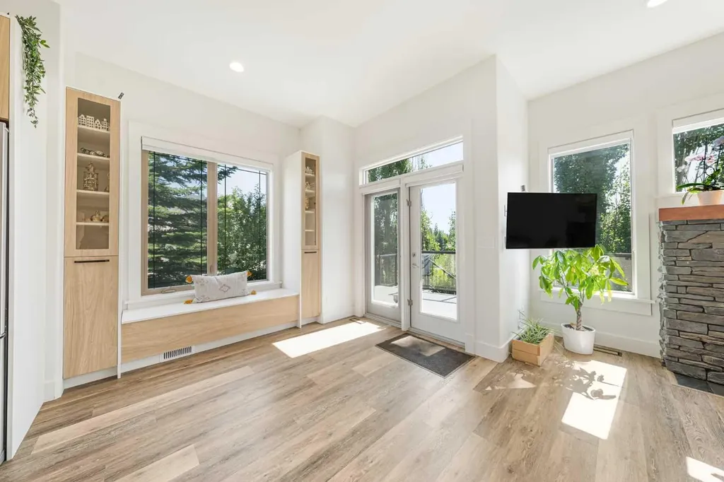 2 Discovery Ridge Heights SW Calgary AB T3H 5T1