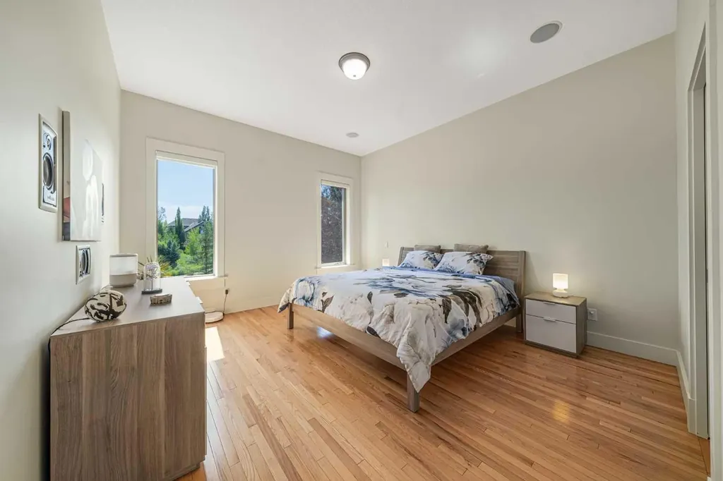 2 Discovery Ridge Heights SW Calgary AB T3H 5T1