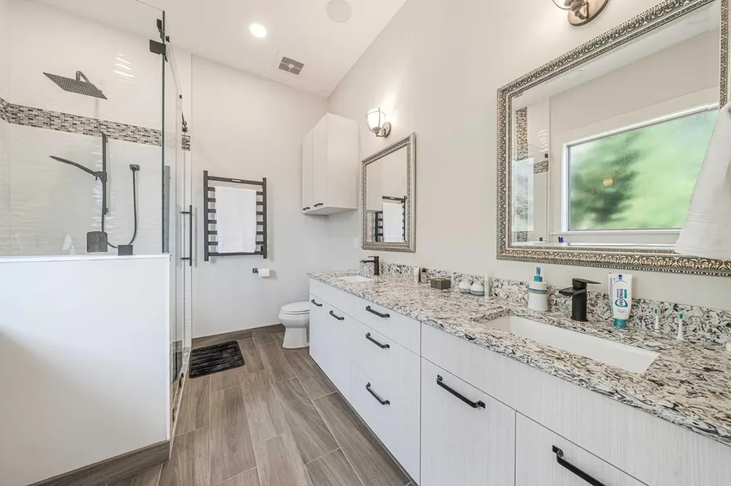 2 Discovery Ridge Heights SW Calgary AB T3H 5T1