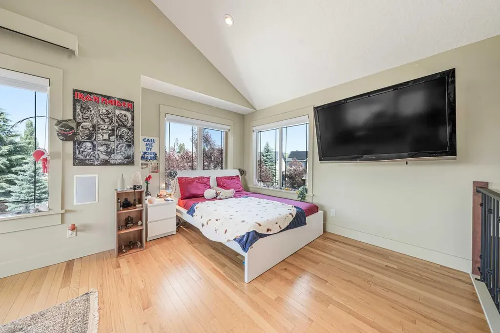 2 Discovery Ridge Heights SW Calgary AB T3H 5T1