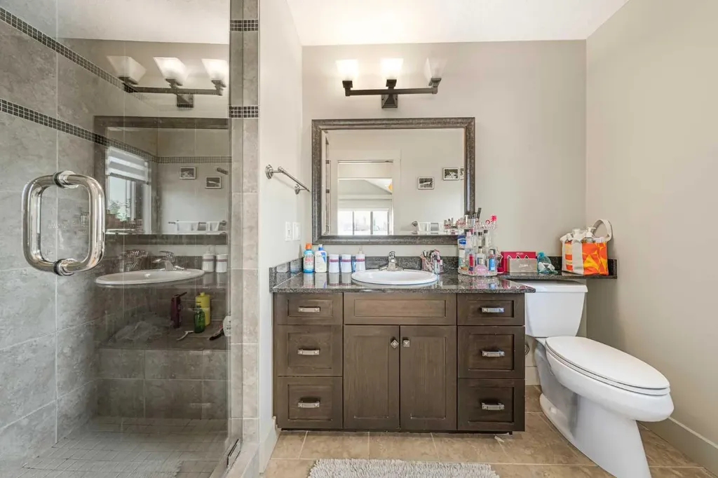 2 Discovery Ridge Heights SW Calgary AB T3H 5T1