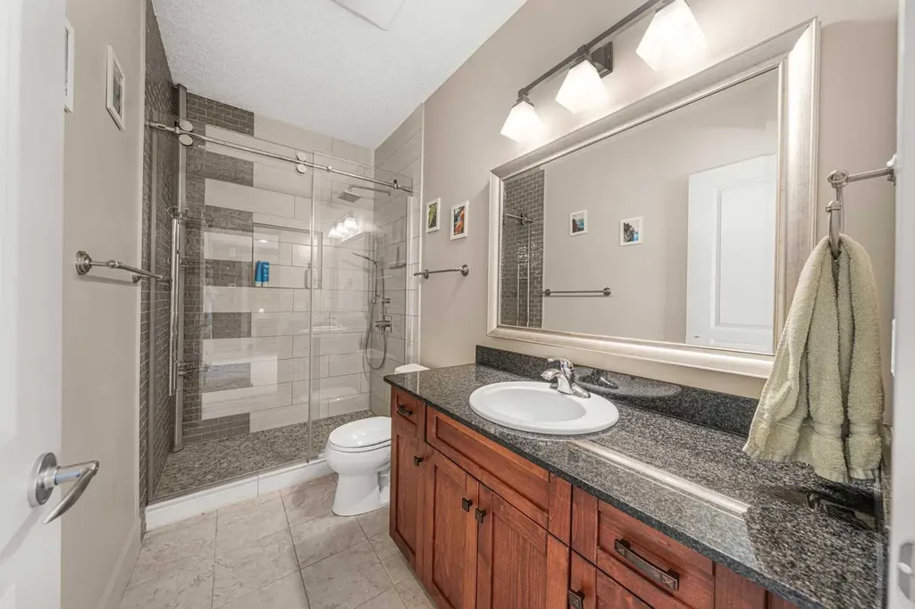 2 Discovery Ridge Heights SW Calgary AB T3H 5T1