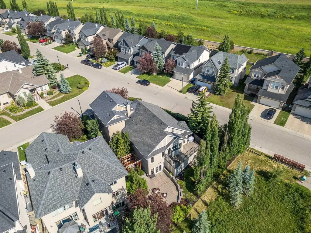 2 Discovery Ridge Heights SW Calgary AB T3H 5T1