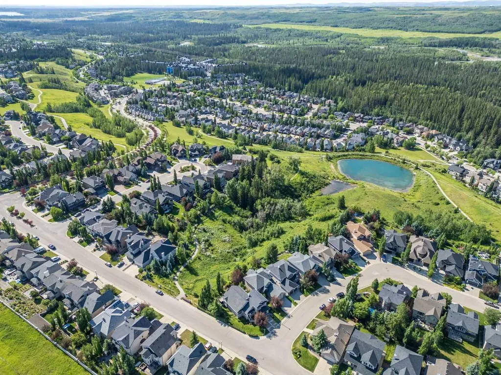 2 Discovery Ridge Heights SW Calgary AB T3H 5T1