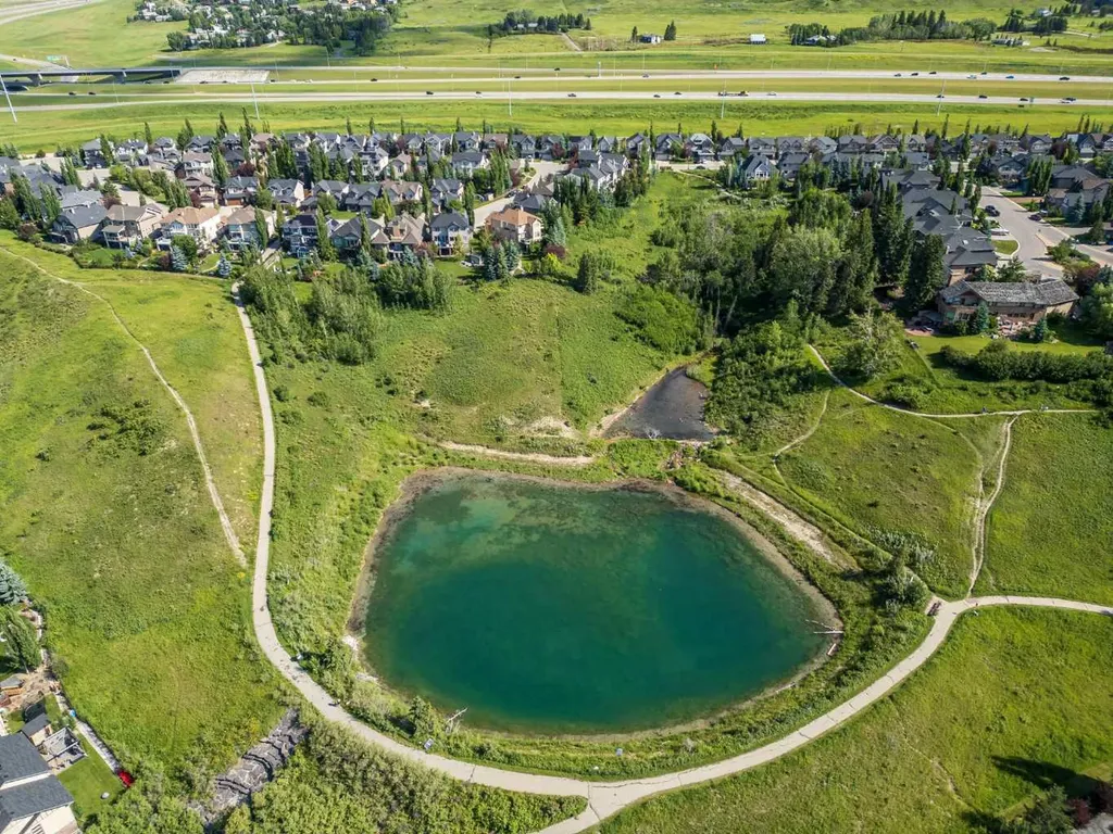 2 Discovery Ridge Heights SW Calgary AB T3H 5T1