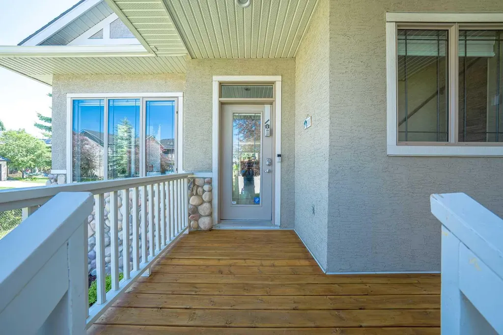 2 Discovery Ridge Heights SW Calgary AB T3H 5T1
